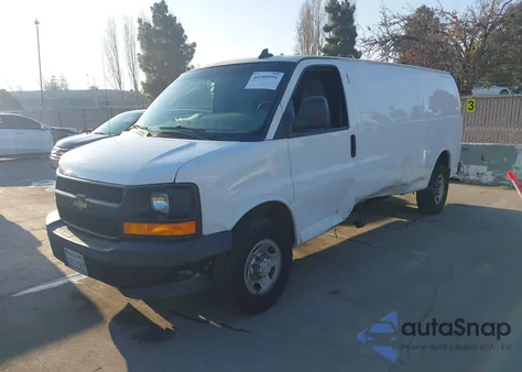 2017 Chevrolet Express 2500 Work Van z USA, uszkodzony, nr VIN 1GCWGBFF0H1113191
